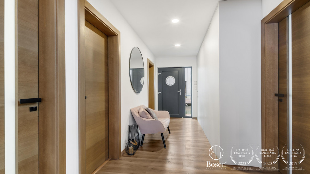 BOSEN | PREDAJ luxusný 4 izbový hausbót na brehu Jaroveckého ramena, Bratislava