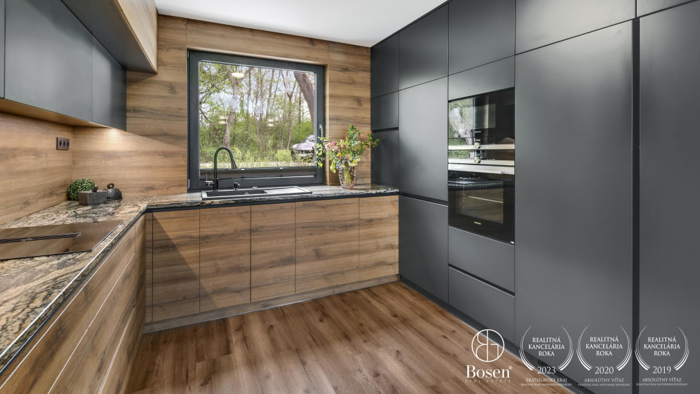 BOSEN | PREDAJ luxusný 4 izbový hausbót na brehu Jaroveckého ramena, Bratislava