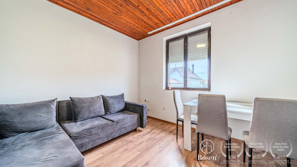 BOSEN | Na predaj rodinný dom s veľkým pozemkom Šúrovce