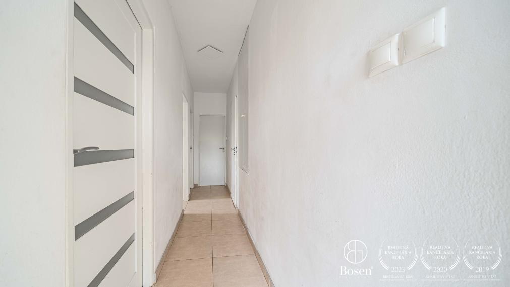 BOSEN | Na predaj rodinný dom s veľkým pozemkom Šúrovce