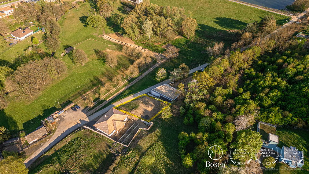 Rezervované! BOSEN| Na predaj: Pozemok s právoplatným stavebným povolením, Zvončínska ulica