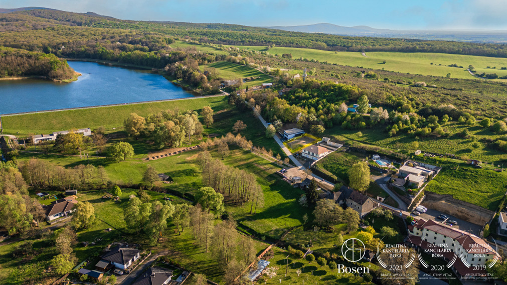 Rezervované! BOSEN| Na predaj: Pozemok s právoplatným stavebným povolením, Zvončínska ulica