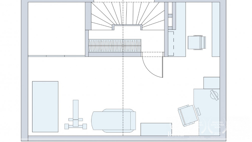 Trojpodlažný, priestranný rodinný dom so záhradou a garážou