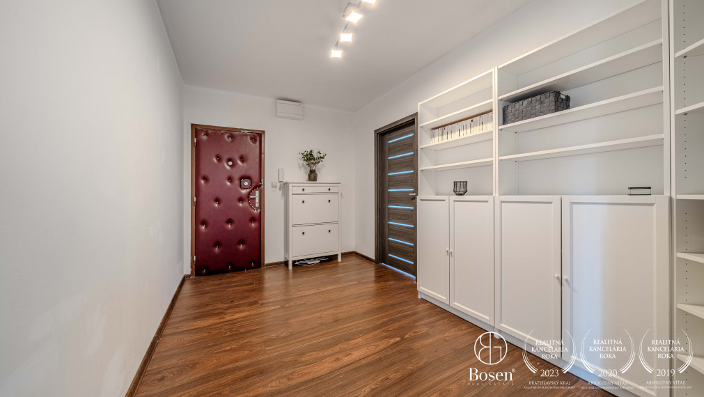 REZERVOVANÉ - BOSEN | 3 izbový byt s dvoma loggiami na predaj, Petržalka