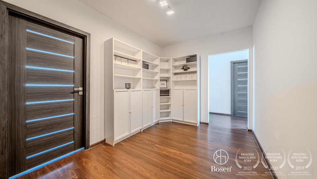 REZERVOVANÉ - BOSEN | 3 izbový byt s dvoma loggiami na predaj, Petržalka