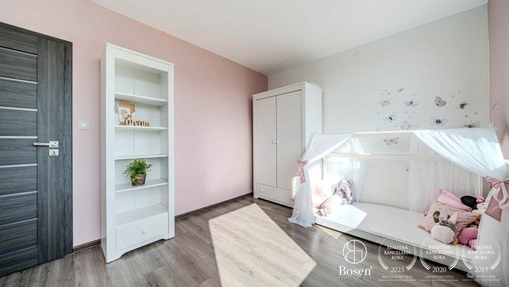 REZERVOVANÉ - BOSEN | 3 izbový byt s dvoma loggiami na predaj, Petržalka