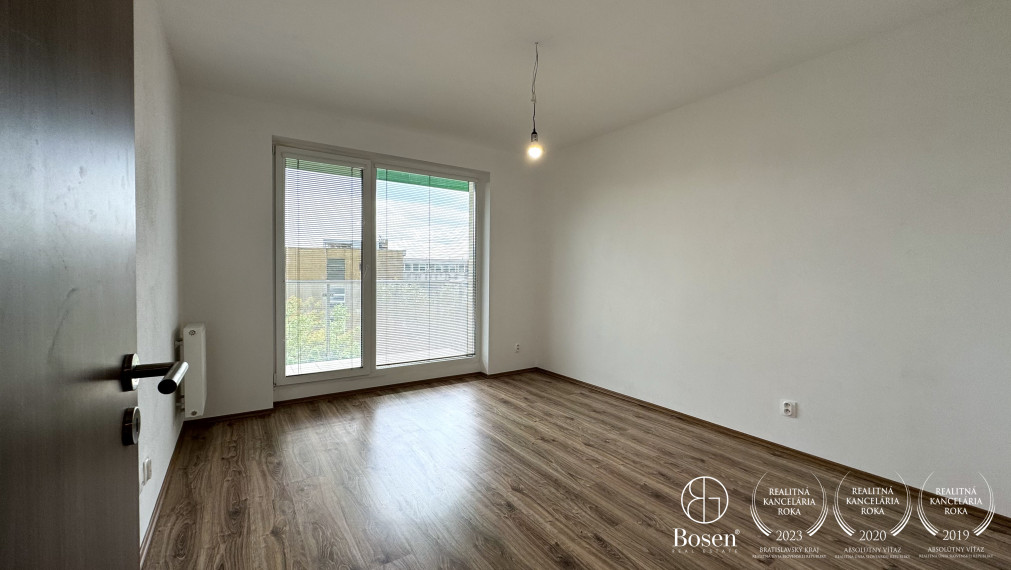 BOSEN | Nezariadený 2 izbový byt s parkovacím státím a kobkou, Kramáre, 71 m2