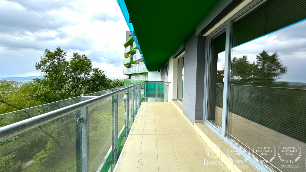 BOSEN | Nezariadený 2 izbový byt s parkovacím státím a kobkou, Kramáre, 71 m2