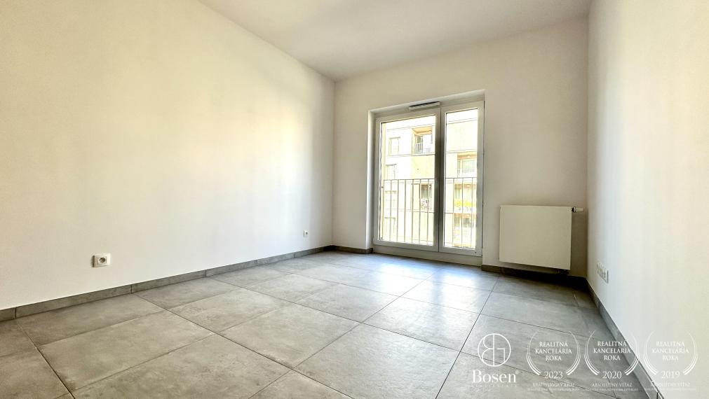 BOSEN | PRENAJATÉ 3 izbový byt s garážovým státím v novostavbe pri Mýte