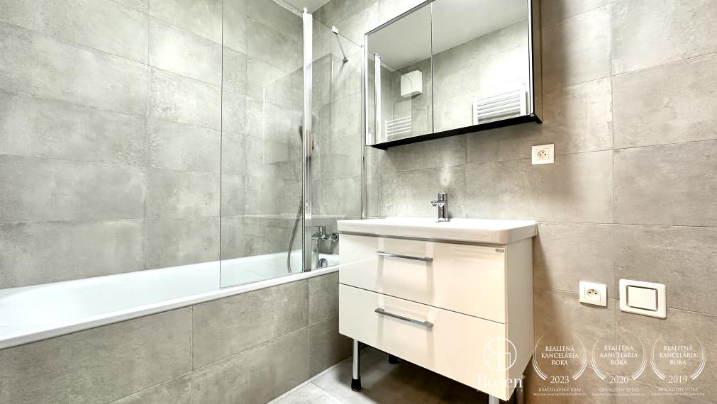 BOSEN | PRENAJATÉ 3 izbový byt s garážovým státím v novostavbe pri Mýte