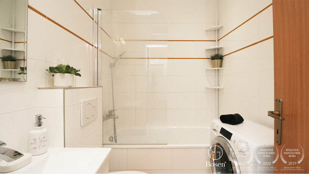 BOSEN | 2 izbový byt s lodžiou, v pokojnom prostredí Petržalky - Strečnianska ulica