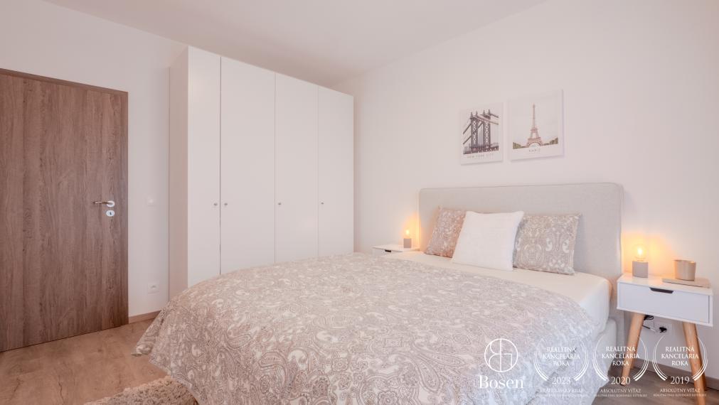 BOSEN | Rezervované - Prenájom zariadený 2i byt s balkónom a garážovým státím, 54 m2, Rezidencia Tabáň, Nitra