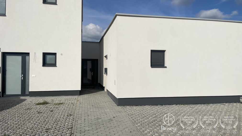 BOSEN | POSLEDNÝ 3.izb.rodinný dom v novom projekte V KORUNÁCH, Miloslavov