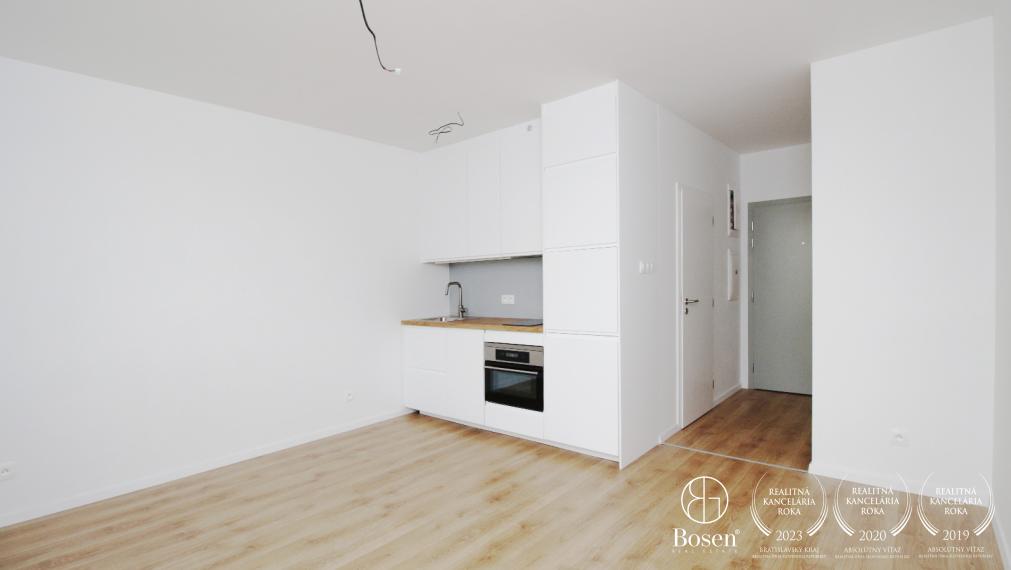 BOSEN | Zariadený 1 izb. byt s parkovacím miestom, kuchyňou a balkónom v novostavbe, Ovocné sady, Ružinov, 27 m2