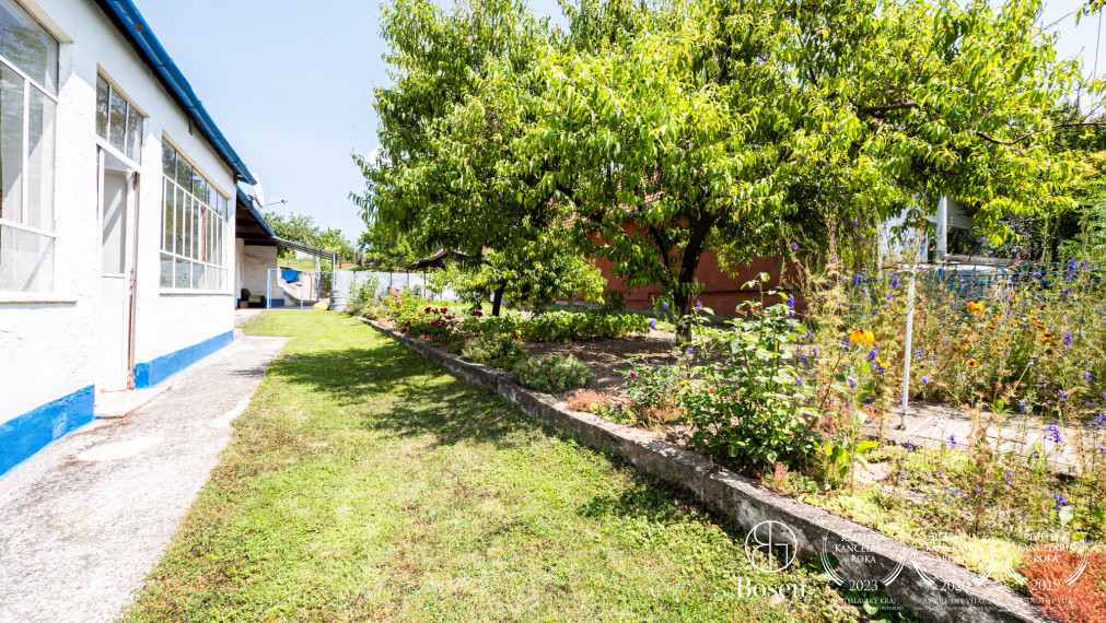 BOSEN | Vidiecky dom v tichej lokalite v obci Radava