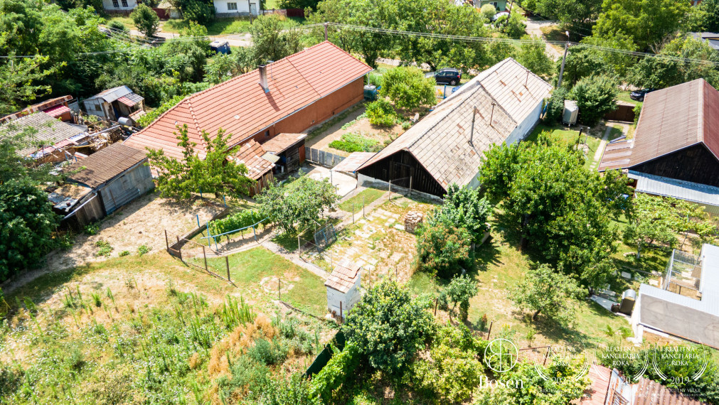 BOSEN | Vidiecky dom v tichej lokalite v obci Radava