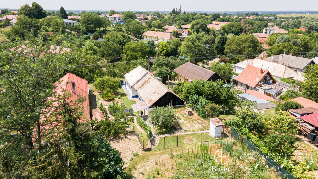 BOSEN | Vidiecky dom v tichej lokalite v obci Radava