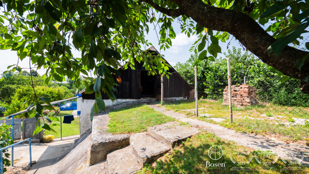 BOSEN | Vidiecky dom v tichej lokalite v obci Radava