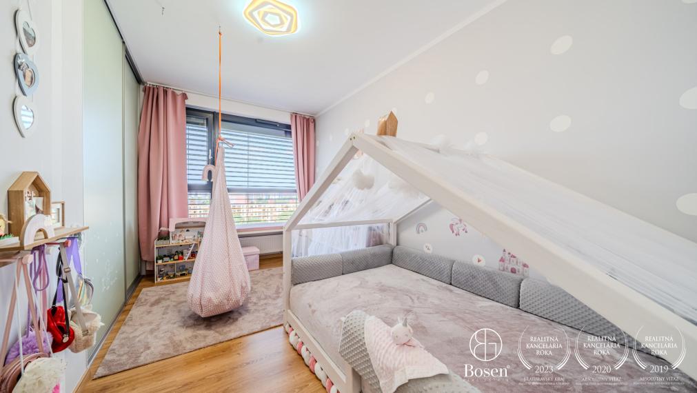 BOSEN | Nadštandardný 3 izbový byt s veľkou terasou a skladom v projekte FLAT 75, Petržalka, 110 m2