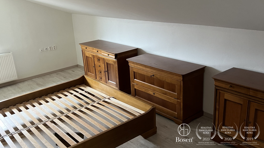 BOSEN | Rodinný dom s dvoma bytovými jednotkami