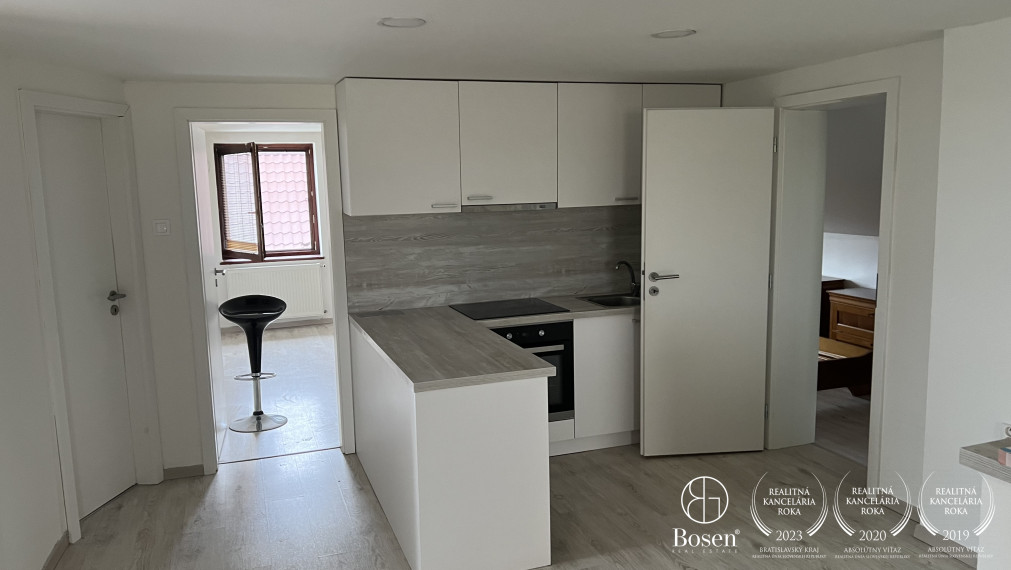 BOSEN | Rodinný dom s dvoma bytovými jednotkami