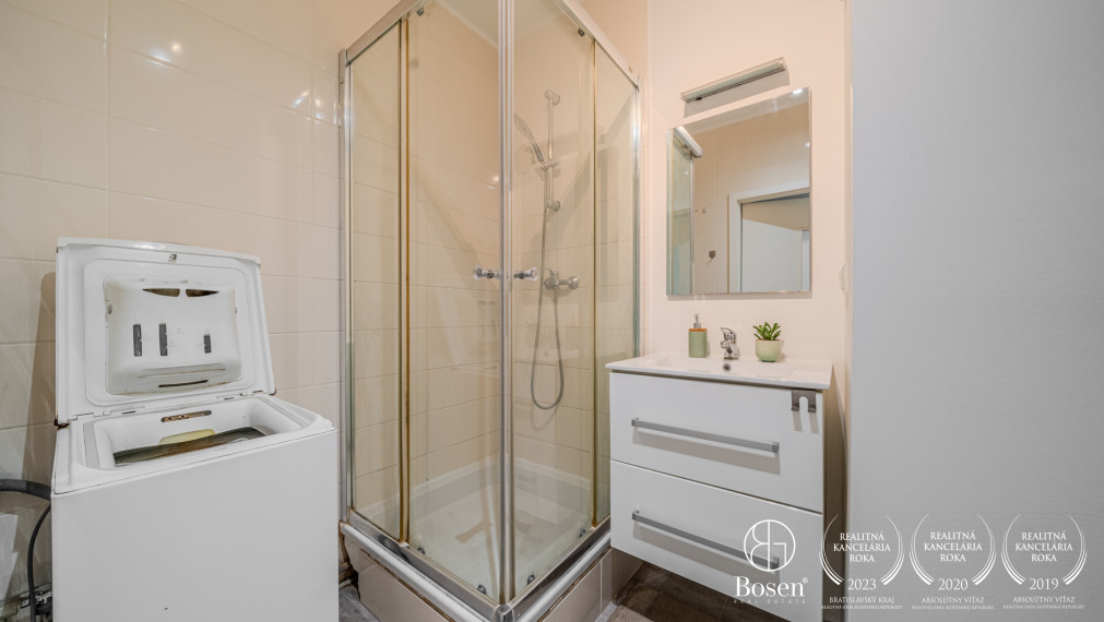 PREDANÉ - BOSEN | 3 izbový byt s loggiou, Petržalka, 73 m2