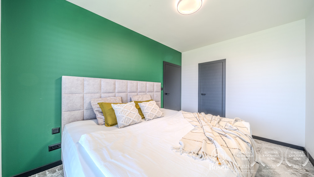 BOSEN | Zariadený 4.izb.byt s terasou, vlastnou garážou a parkingom, Malinovo, 103 m2