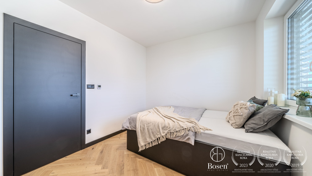 BOSEN | Zariadený 4.izb.byt s terasou, vlastnou garážou a parkingom, Malinovo, 103 m2