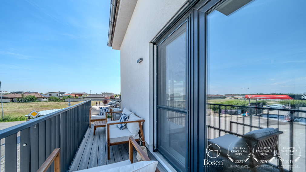 BOSEN | Zariadený 4.izb.byt s terasou, vlastnou garážou a parkingom, Malinovo, 103 m2