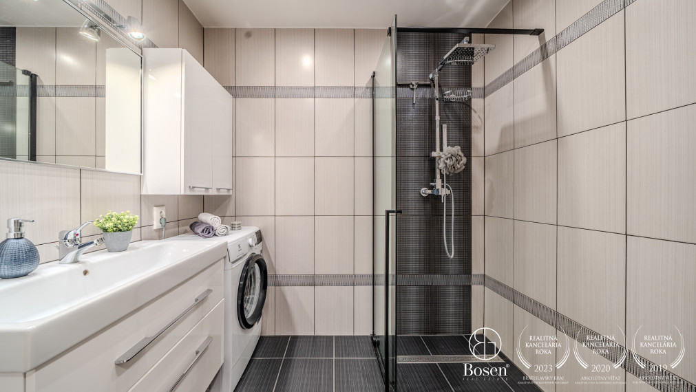 BOSEN | 4 izbový  byt s novou kuchyňou v Piešťanoch