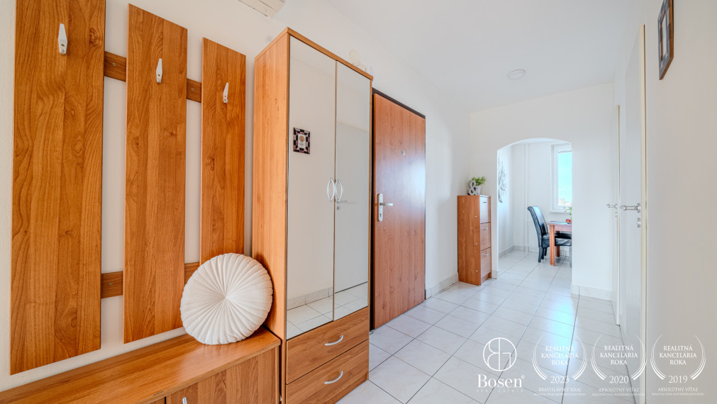 BOSEN | 4 izbový  byt s novou kuchyňou v Piešťanoch
