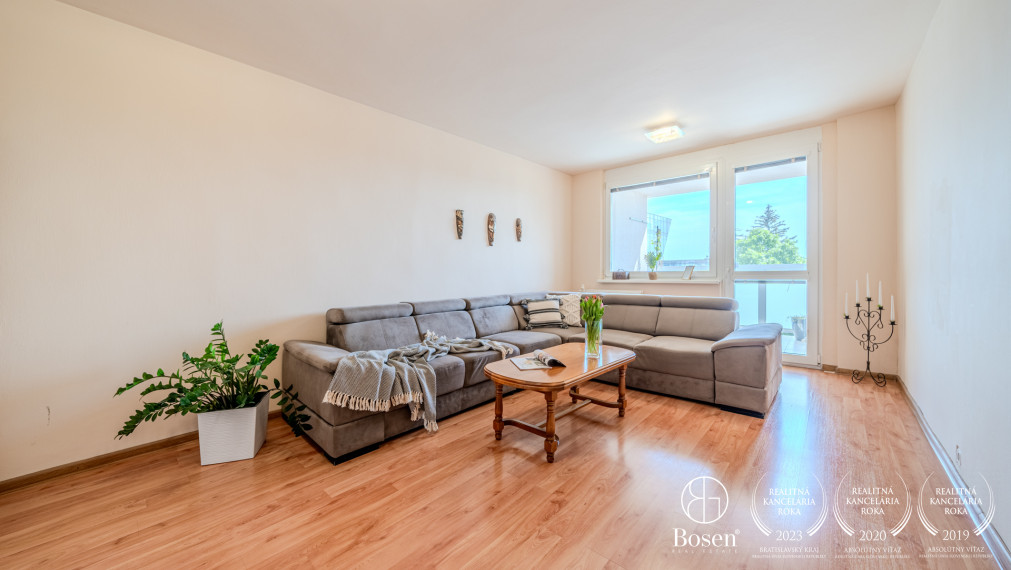BOSEN | 4 izbový  byt s novou kuchyňou v Piešťanoch