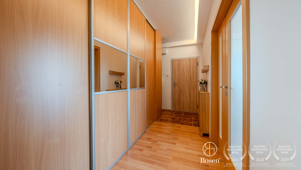 BOSEN | Na predaj zrekonštruovaný 3 izbový byt, Petržalka, ul. Blagoevova