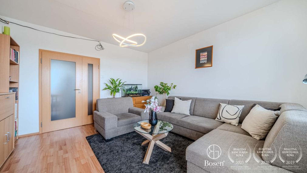 BOSEN | Na predaj zrekonštruovaný 3 izbový byt, Petržalka, ul. Blagoevova