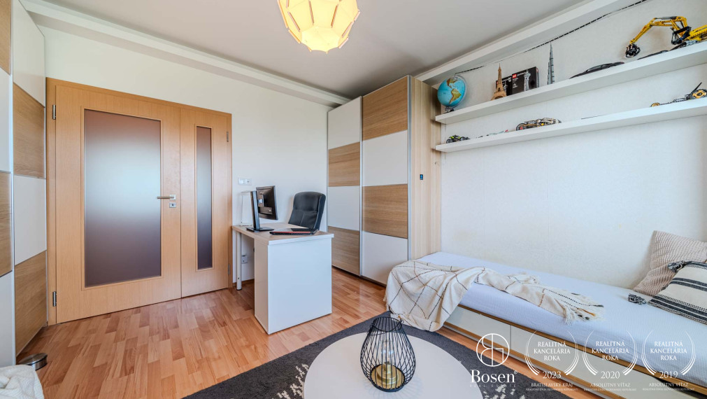 BOSEN | Na predaj zrekonštruovaný 3 izbový byt, Petržalka, ul. Blagoevova