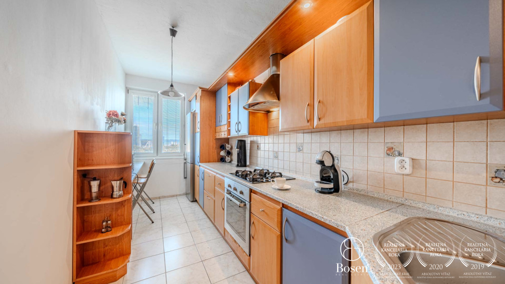 BOSEN | Na predaj zrekonštruovaný 3 izbový byt, Petržalka, ul. Blagoevova