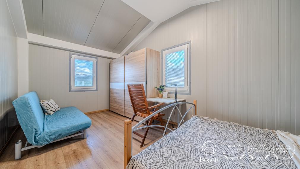 BOSEN | Prenájom 3 izbový hausbót na brehu Jaroveckého ramena, Bratislava