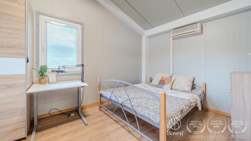 BOSEN | Prenájom 3 izbový hausbót na brehu Jaroveckého ramena, Bratislava