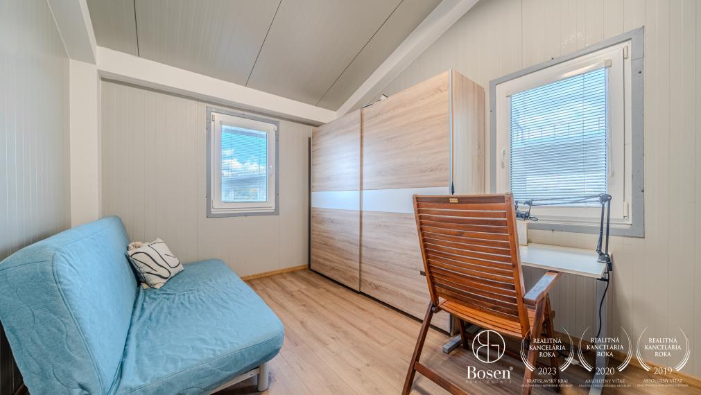 BOSEN | Prenájom 3 izbový hausbót na brehu Jaroveckého ramena, Bratislava