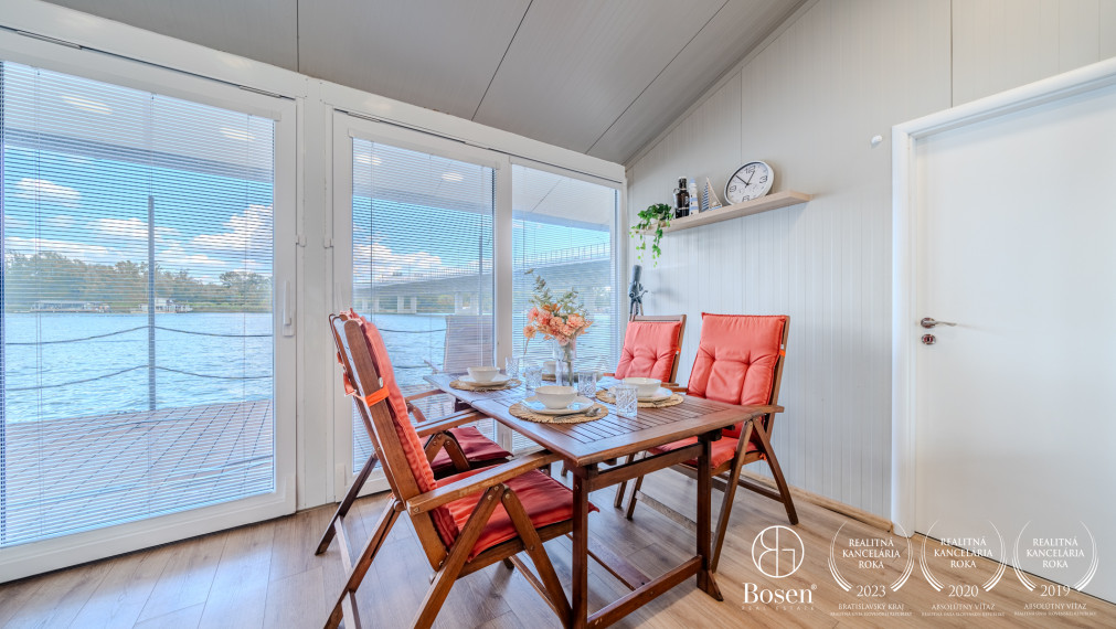 BOSEN | Prenájom 3 izbový hausbót na brehu Jaroveckého ramena, Bratislava