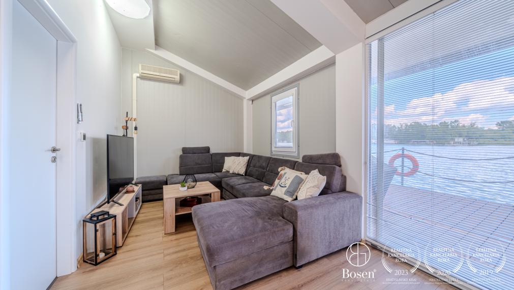 BOSEN | Prenájom 3 izbový hausbót na brehu Jaroveckého ramena, Bratislava