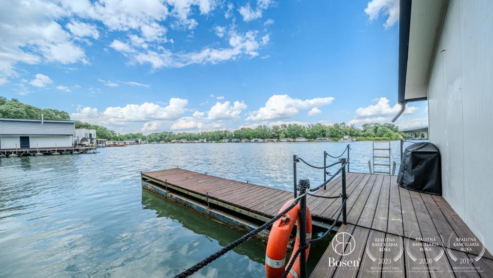 BOSEN | Prenájom 3 izbový hausbót na brehu Jaroveckého ramena, Bratislava