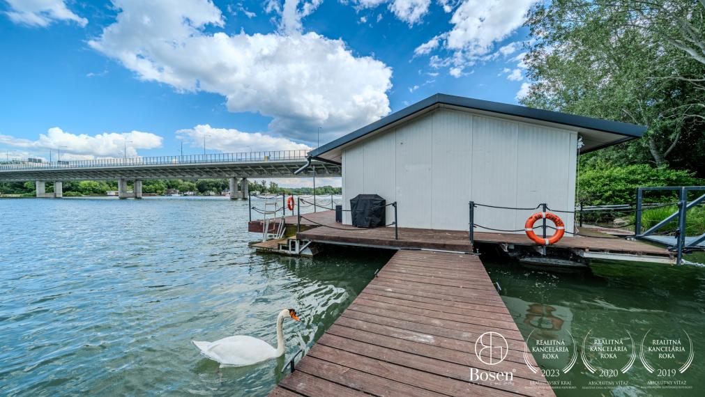 BOSEN | Prenájom 3 izbový hausbót na brehu Jaroveckého ramena, Bratislava