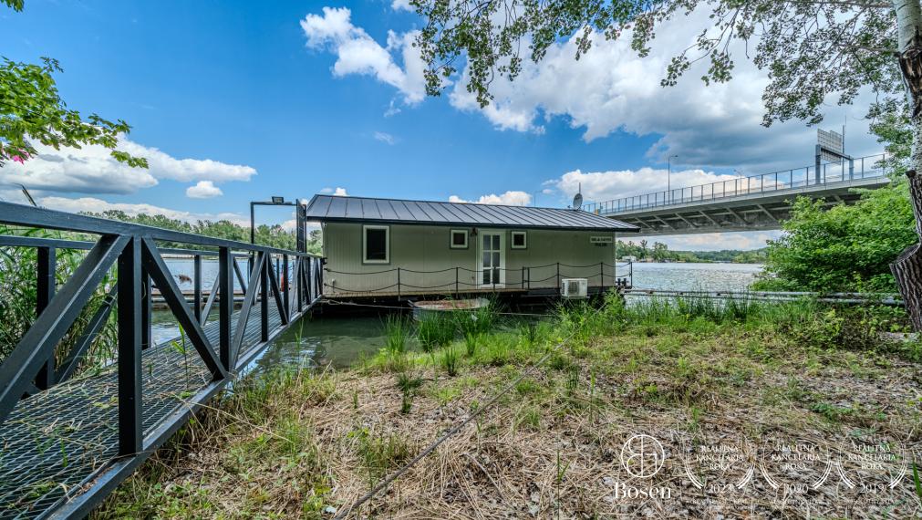 BOSEN | Prenájom 3 izbový hausbót na brehu Jaroveckého ramena, Bratislava