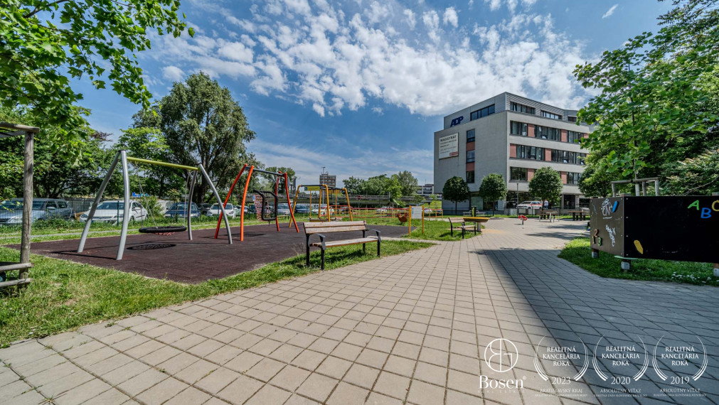 BOSEN | Na predaj zrekonštruovaný 3 izbový byt, Petržalka, ul. Blagoevova