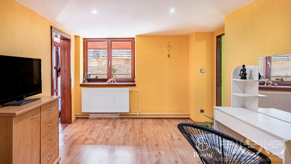 BOSEN |  REZERVOVANY príjemný vidiecky dom s rozsiahlym pozemkom 1251m2