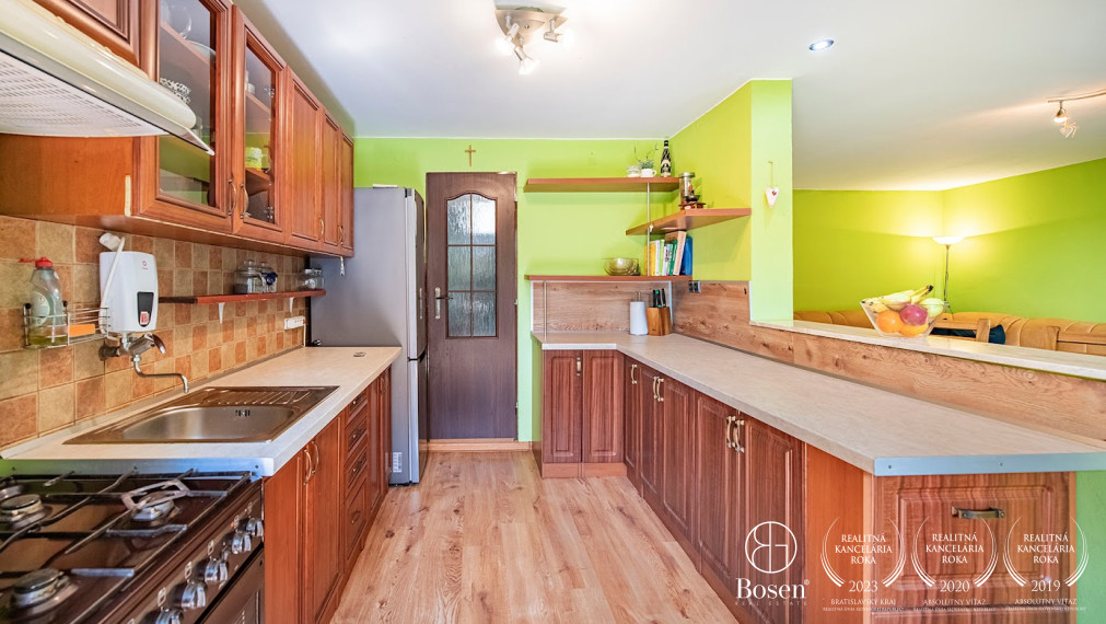 BOSEN |  REZERVOVANY príjemný vidiecky dom s rozsiahlym pozemkom 1251m2