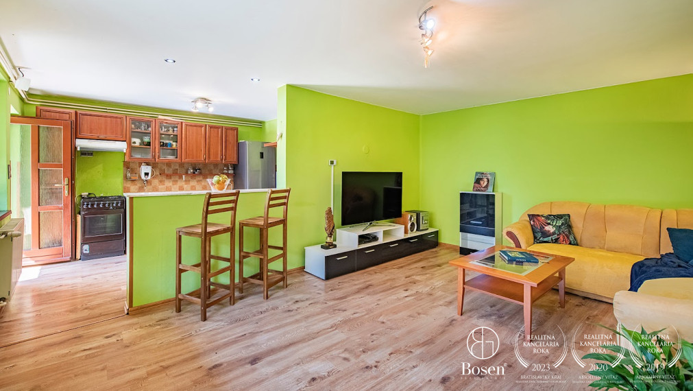 BOSEN |  REZERVOVANY príjemný vidiecky dom s rozsiahlym pozemkom 1251m2