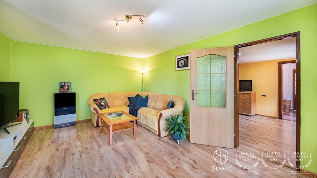 BOSEN |  REZERVOVANY príjemný vidiecky dom s rozsiahlym pozemkom 1251m2