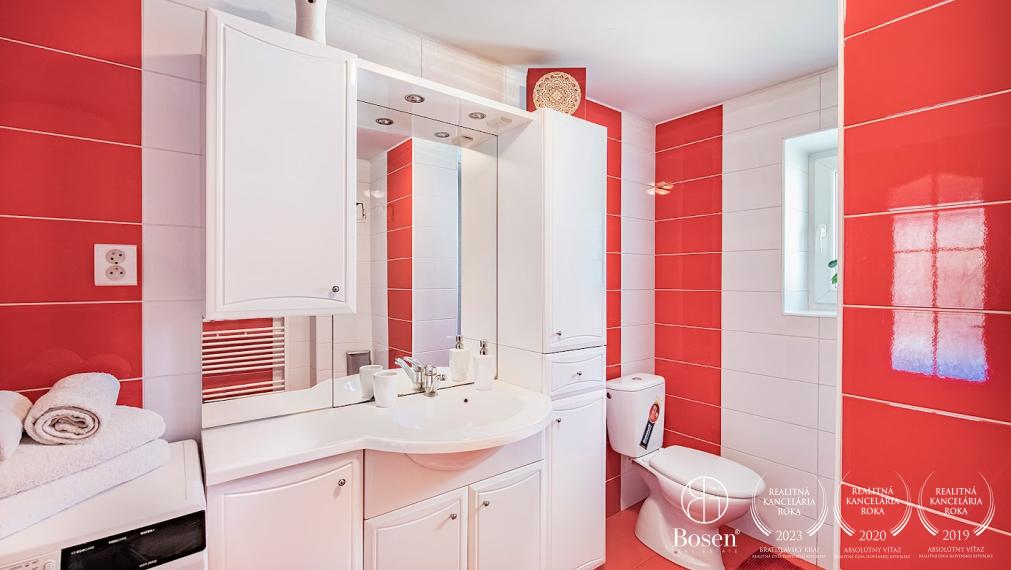 BOSEN |  REZERVOVANY príjemný vidiecky dom s rozsiahlym pozemkom 1251m2